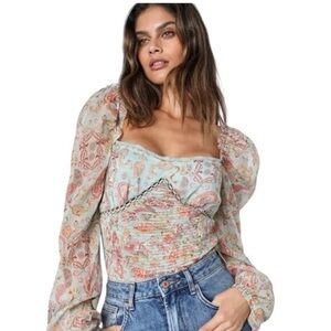 nwot lulu's 𖤓 ruched bodysuit.